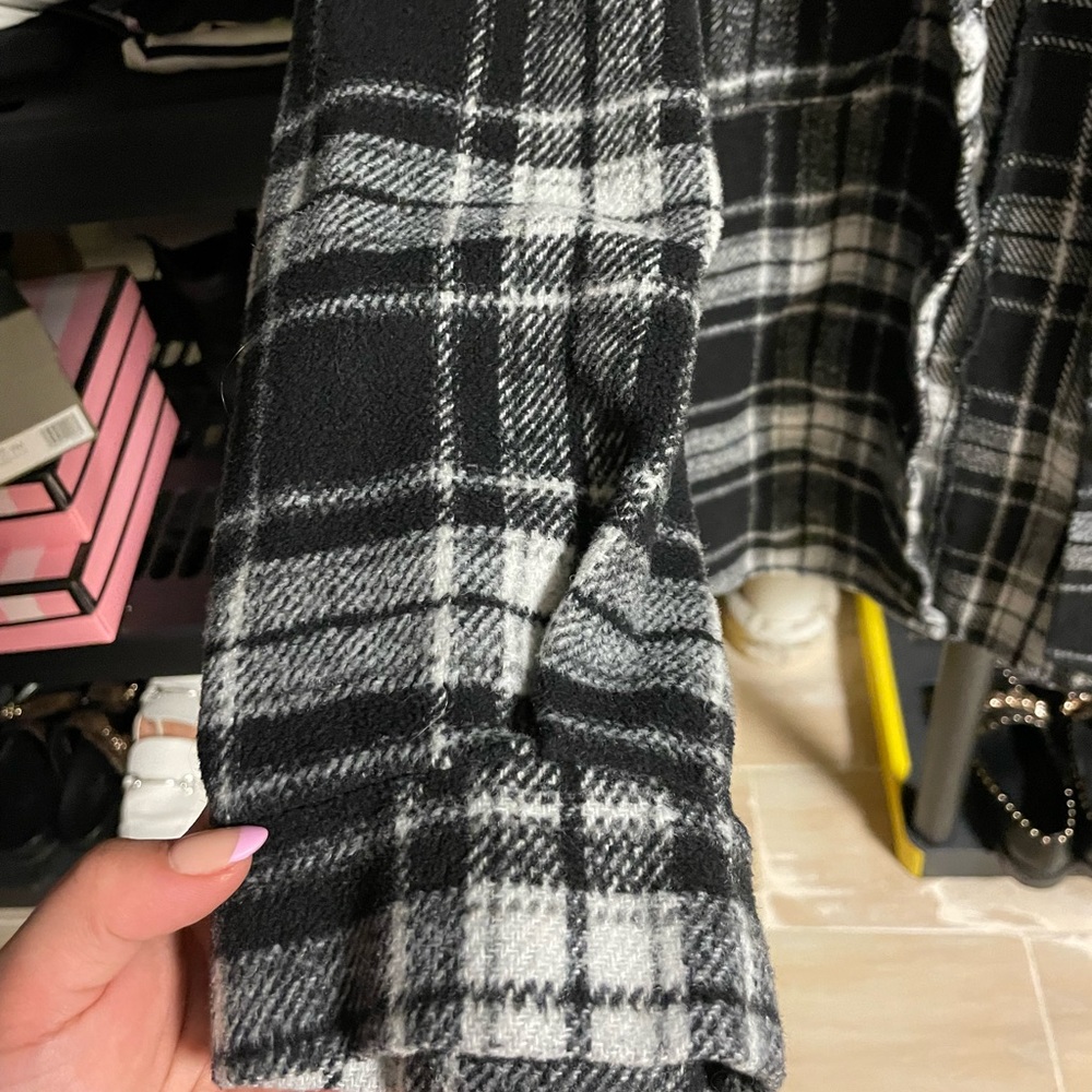 flannel shacket - Picture 2 of 4